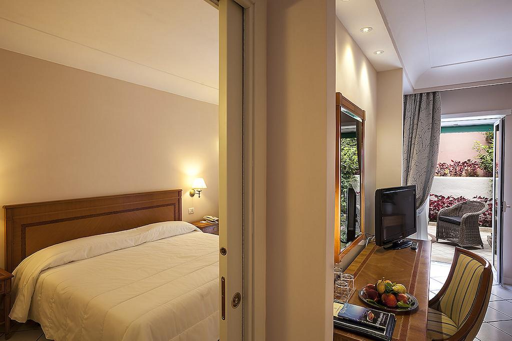 Hotel Continental Ischia Esterno foto